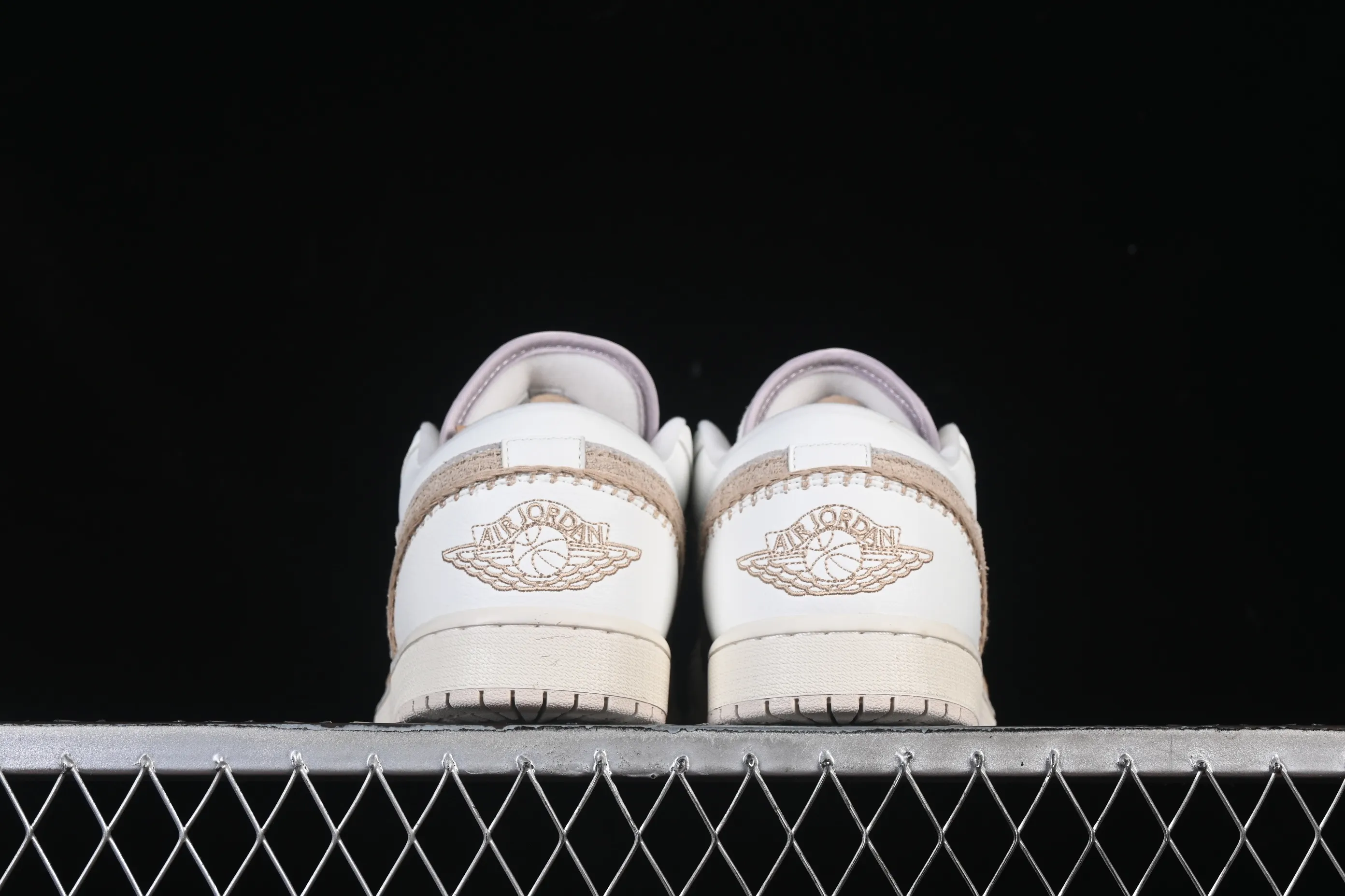 All categories Air Jordan Jordan series basketball shoes Air Jordan 1 Low Air Jordan 1 Low AJ1 Joe 1 meter white brown low-top casual sneakers HV4268-120